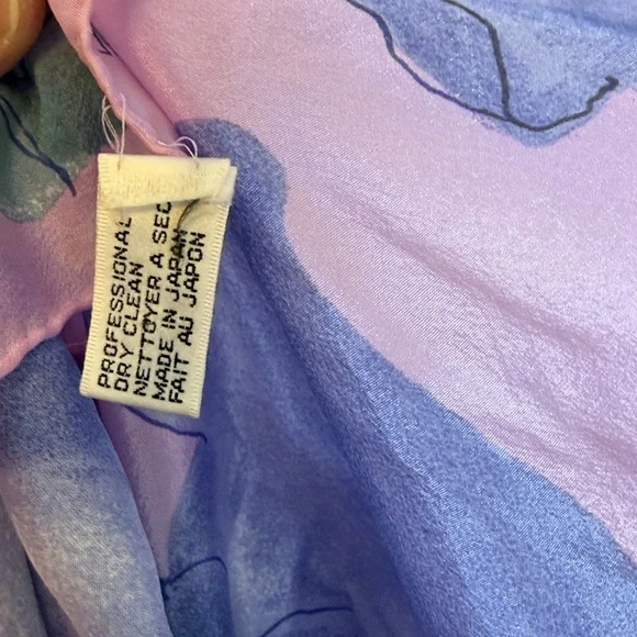 Vintage Japanese floral silk scarf - Picture 4 of 5